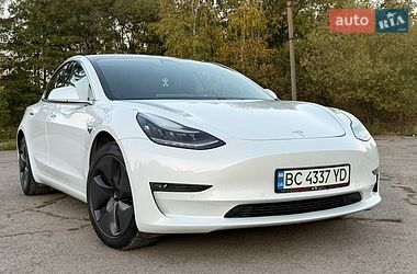 Седан Tesla Model 3 2019 в Трускавці