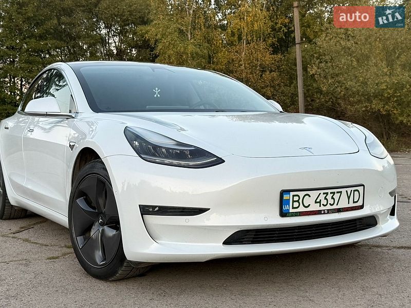 Седан Tesla Model 3 2019 в Трускавце