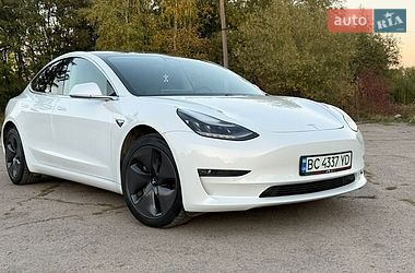 Седан Tesla Model 3 2019 в Трускавце
