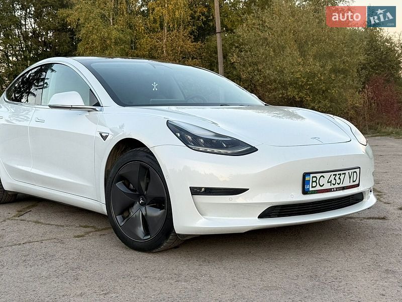 Седан Tesla Model 3 2019 в Трускавце