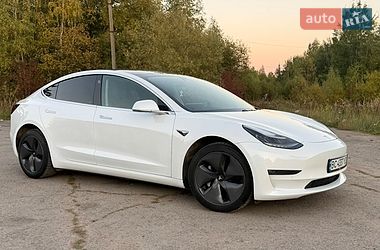 Седан Tesla Model 3 2019 в Трускавце