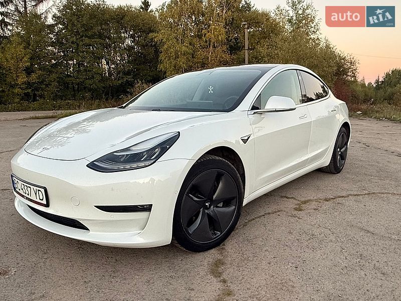 Седан Tesla Model 3 2019 в Трускавце