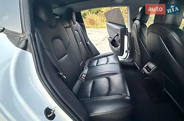 Седан Tesla Model 3 2019 в Трускавце
