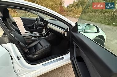 Седан Tesla Model 3 2019 в Трускавце