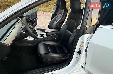 Седан Tesla Model 3 2019 в Трускавце