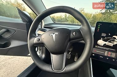 Седан Tesla Model 3 2019 в Трускавце