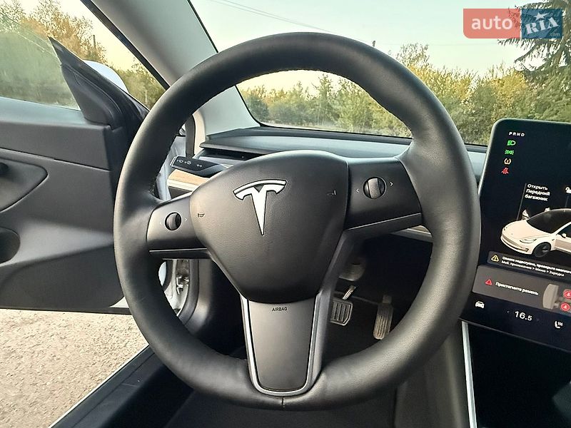 Седан Tesla Model 3 2019 в Трускавце