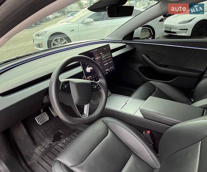 Седан Tesla Model 3 2023 в Днепре
