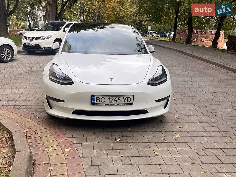 Tesla Model 3 2021