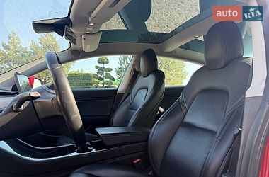 Седан Tesla Model 3 2018 в Львові