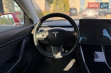 Седан Tesla Model 3 2018 в Львові
