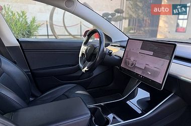 Седан Tesla Model 3 2018 в Львові