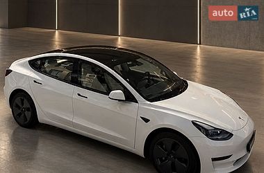 Седан Tesla Model 3 2021 в Львове
