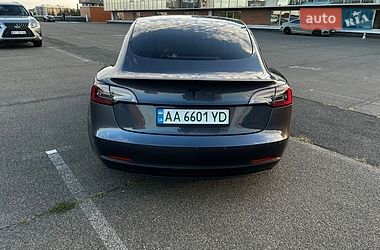 Седан Tesla Model 3 2021 в Києві