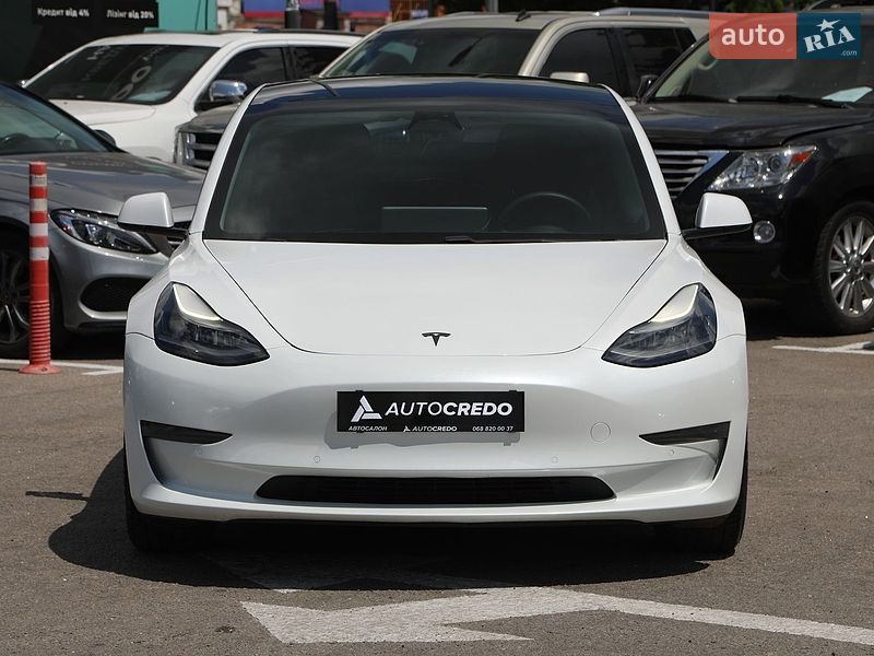 Седан Tesla Model 3 2021 в Харкові