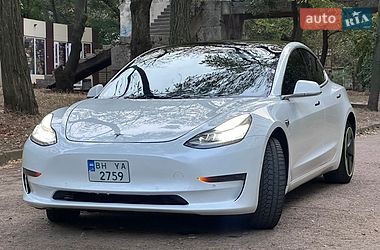 Седан Tesla Model 3 2019 в Одесі