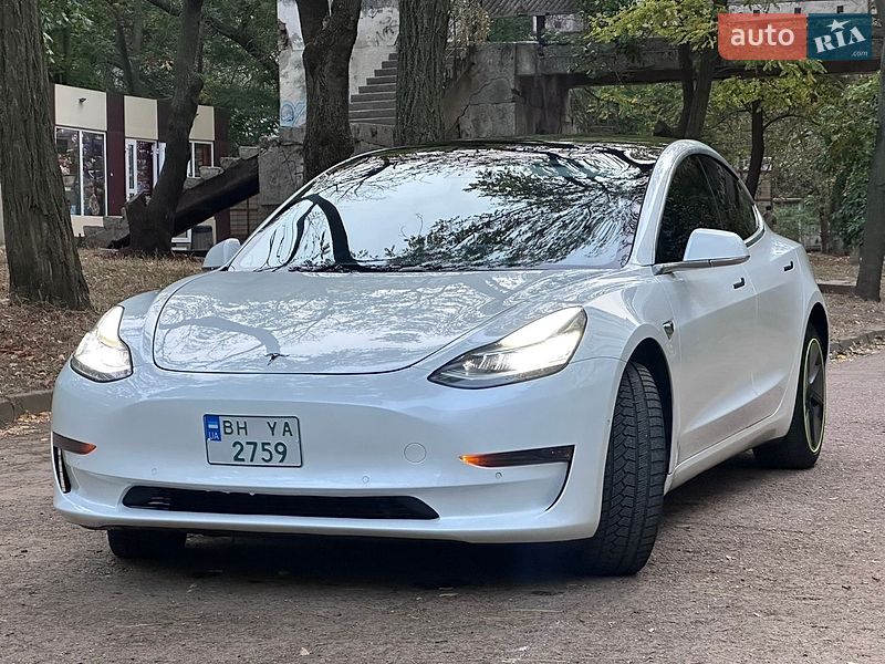 Седан Tesla Model 3 2019 в Одесі