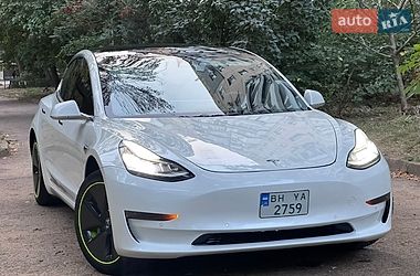Седан Tesla Model 3 2019 в Одесі