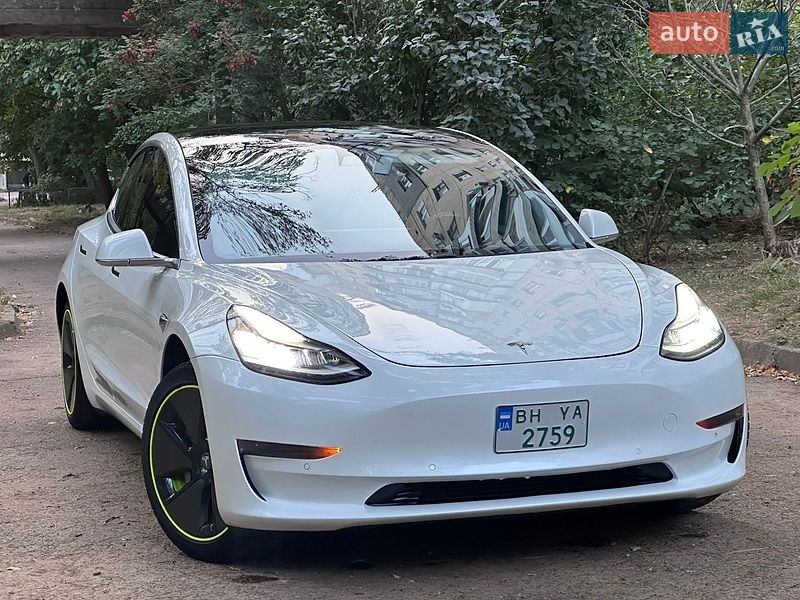 Седан Tesla Model 3 2019 в Одесі