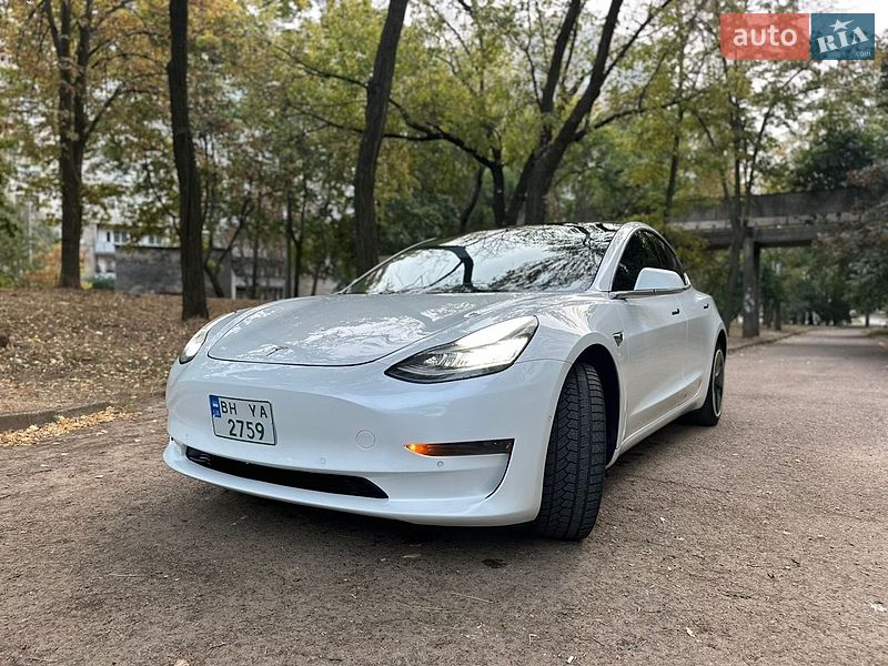 Седан Tesla Model 3 2019 в Одесі
