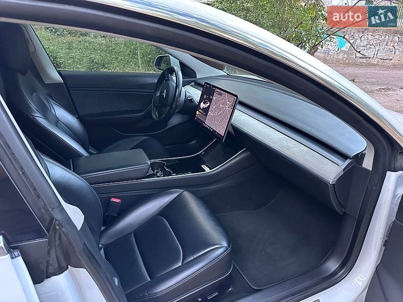 Седан Tesla Model 3 2019 в Одесі