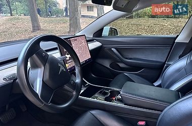 Седан Tesla Model 3 2019 в Одесі
