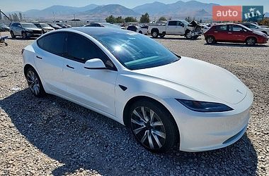 Седан Tesla Model 3 2025 в Тернополі