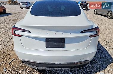 Седан Tesla Model 3 2025 в Тернополі