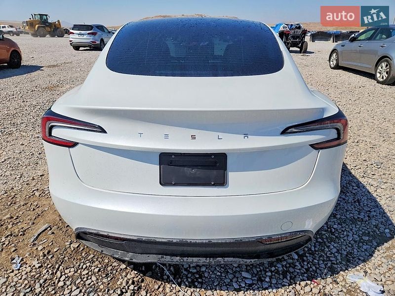 Седан Tesla Model 3 2025 в Тернополі