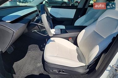 Седан Tesla Model 3 2025 в Тернополі