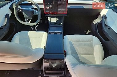 Седан Tesla Model 3 2025 в Тернополі