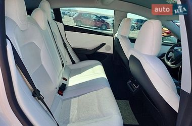 Седан Tesla Model 3 2025 в Тернополі
