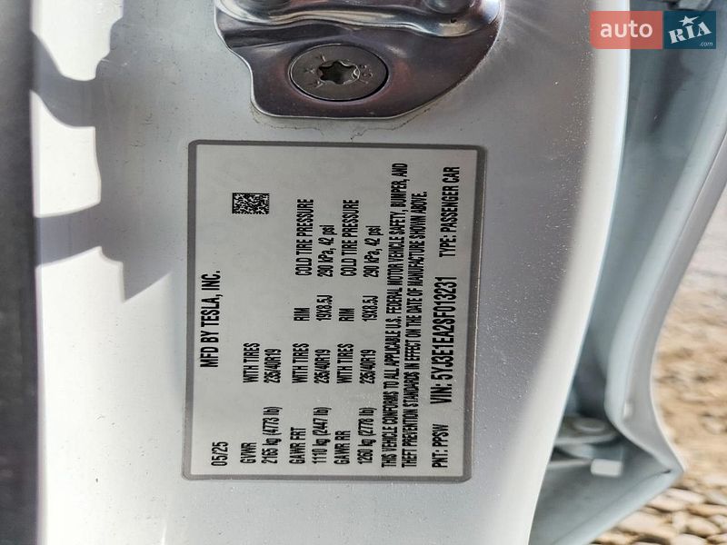 Седан Tesla Model 3 2025 в Тернополі