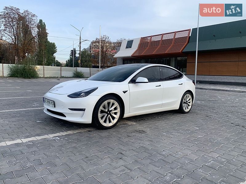 Седан Tesla Model 3 2021 в Кривом Роге