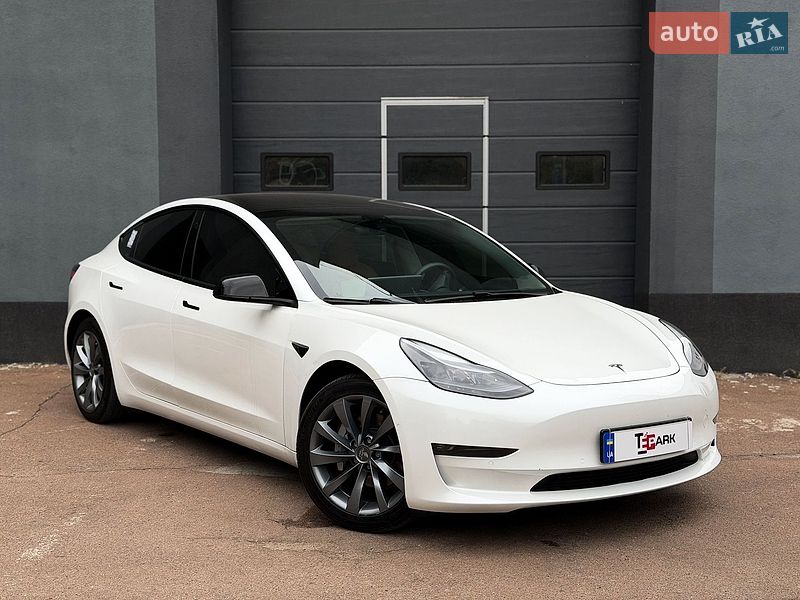 Tesla Model 3 2021