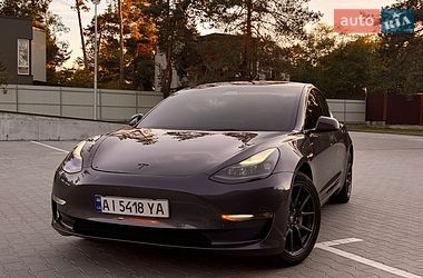Седан Tesla Model 3 2021 в Киеве