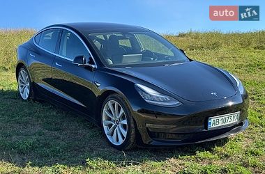 Седан Tesla Model 3 2020 в Виннице