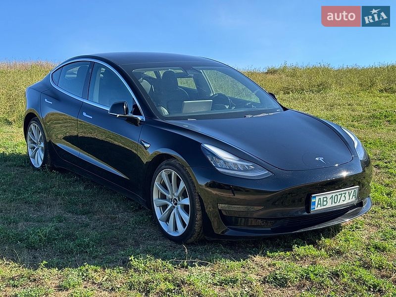 Седан Tesla Model 3 2020 в Виннице