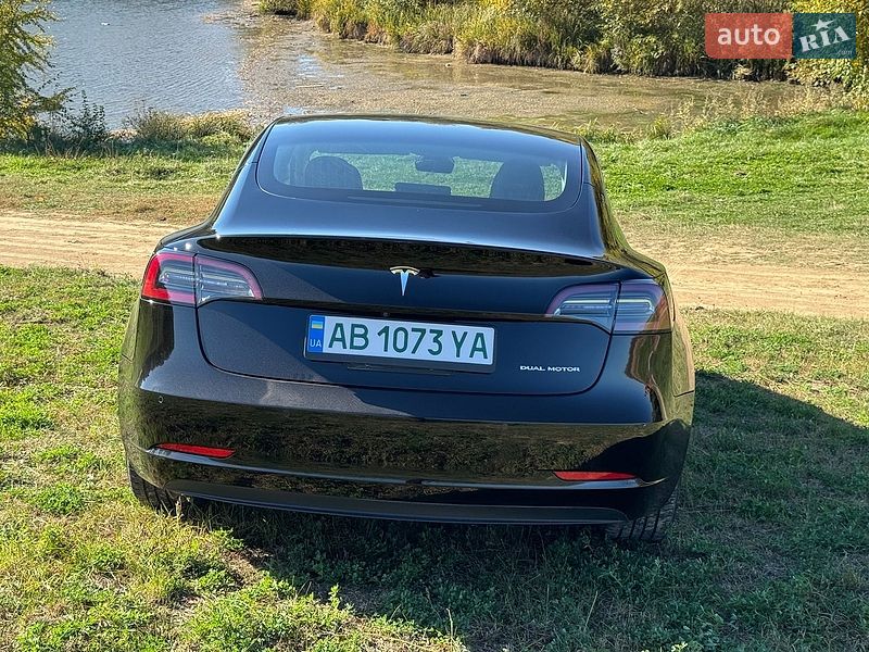 Седан Tesla Model 3 2020 в Виннице