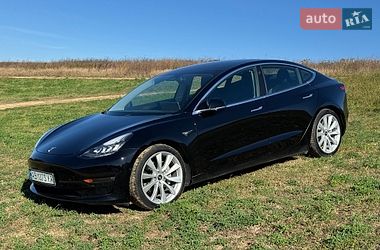 Седан Tesla Model 3 2020 в Виннице