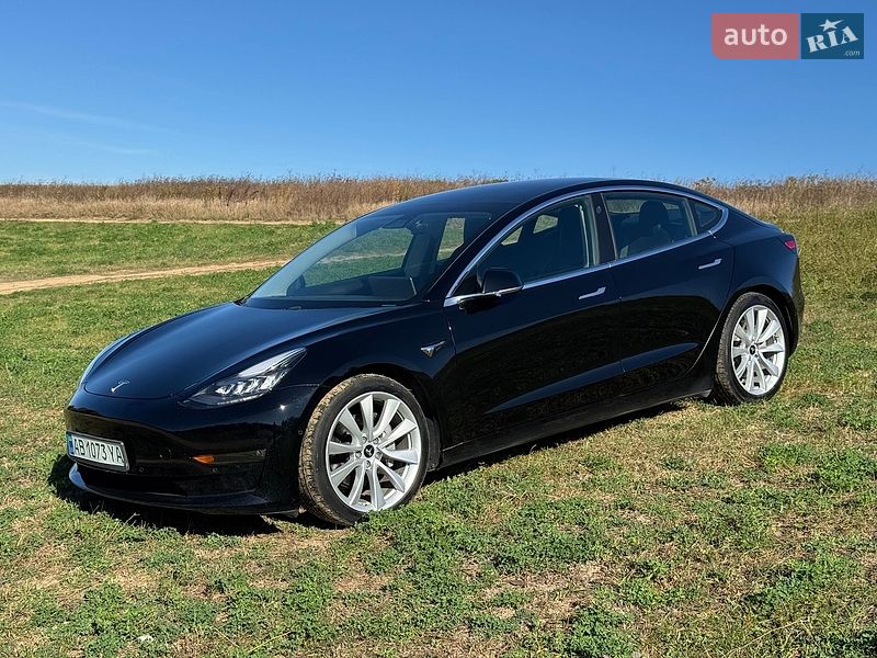Седан Tesla Model 3 2020 в Виннице