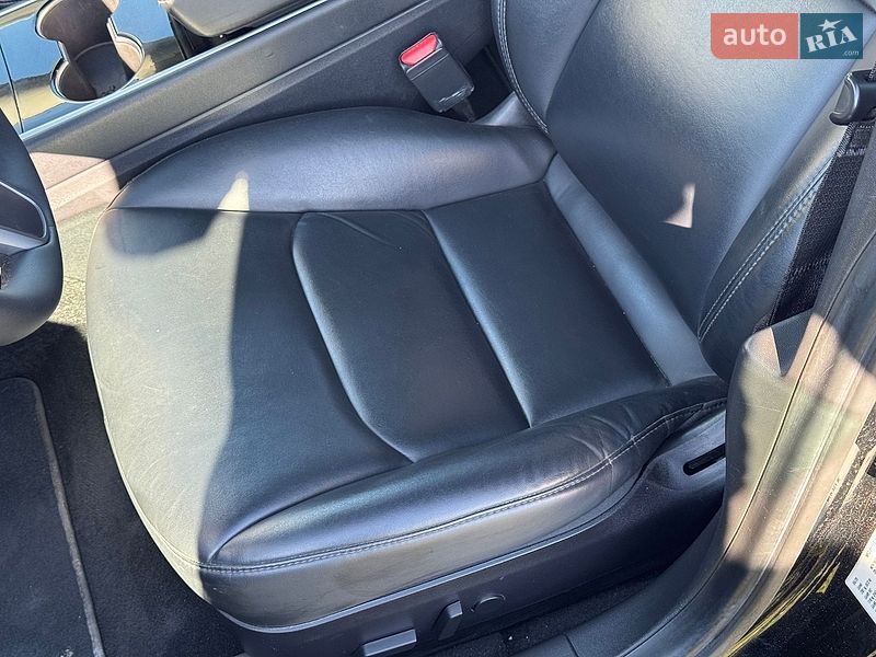 Седан Tesla Model 3 2020 в Виннице