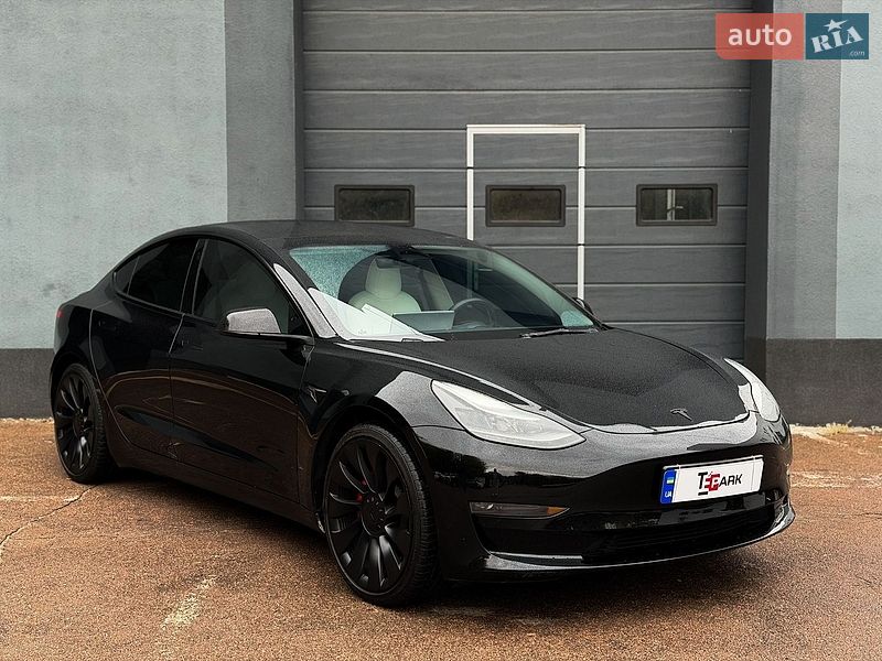 Седан Tesla Model 3 2022 в Києві