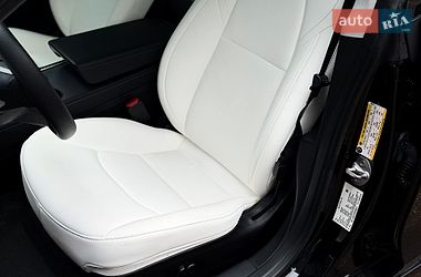 Седан Tesla Model 3 2022 в Києві