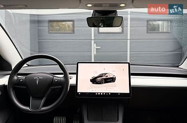 Седан Tesla Model 3 2022 в Києві