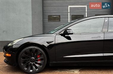 Седан Tesla Model 3 2022 в Києві