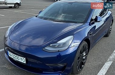 Седан Tesla Model 3 2022 в Киеве