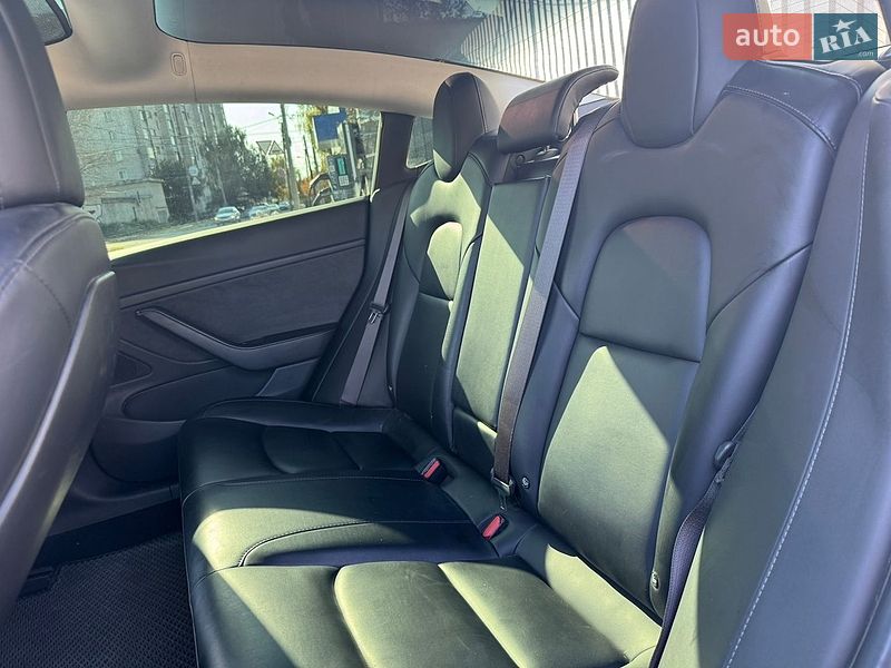 Седан Tesla Model 3 2018 в Харькове