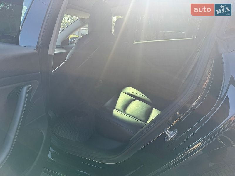 Седан Tesla Model 3 2018 в Харькове