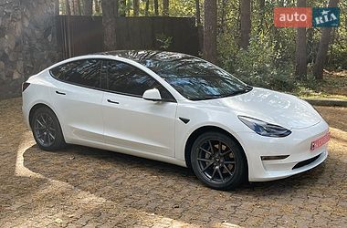 Седан Tesla Model 3 2022 в Новояворовске